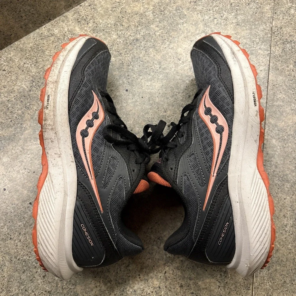 Saucony Women's Cohesion TR16 hiking shoes in shadow/ember Sz 7.5